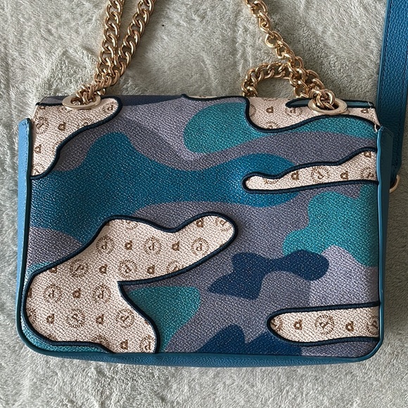 High end Italian cross body bag by Pollini. Brand new no tags in a dust bag. - Picture 4 of 6